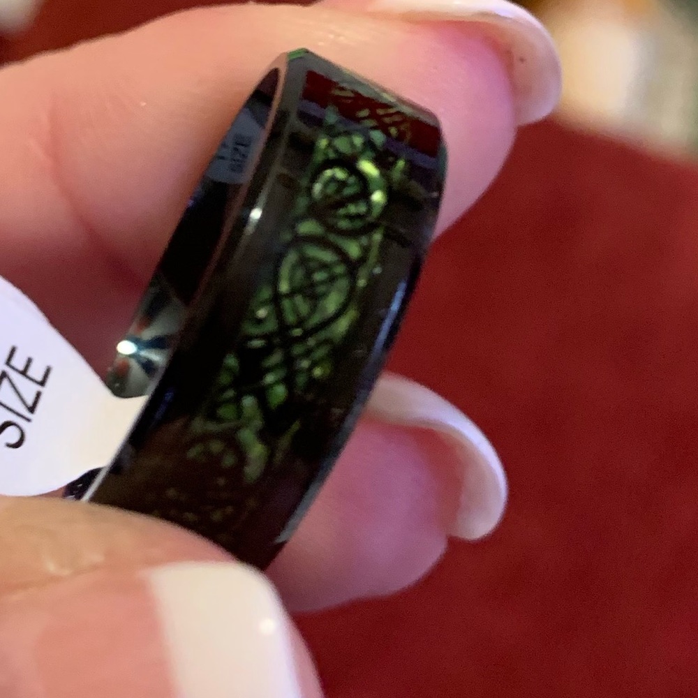 Stunning tungsten with green inlay! NWT - Picture 3 of 4